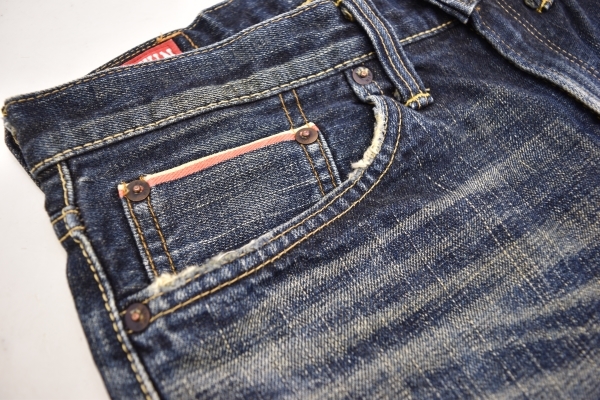 J9072★EDWIN エドウィン 505ZX SELVAGE DENIM★激シブ色落ち鬼ヒゲタテオチ ヴィンテージ加工インディゴ赤耳デニム ストレートジーンズW29_画像5