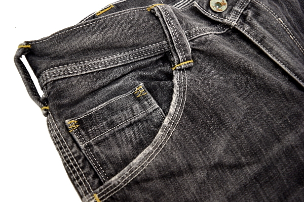 J9184★美品★Levi's リーバイス XM502-0001★人気ブラックデニム ヴィンテージ＆クラッシュ加工 シンチバック付き ストレートジーンズ W30_画像4