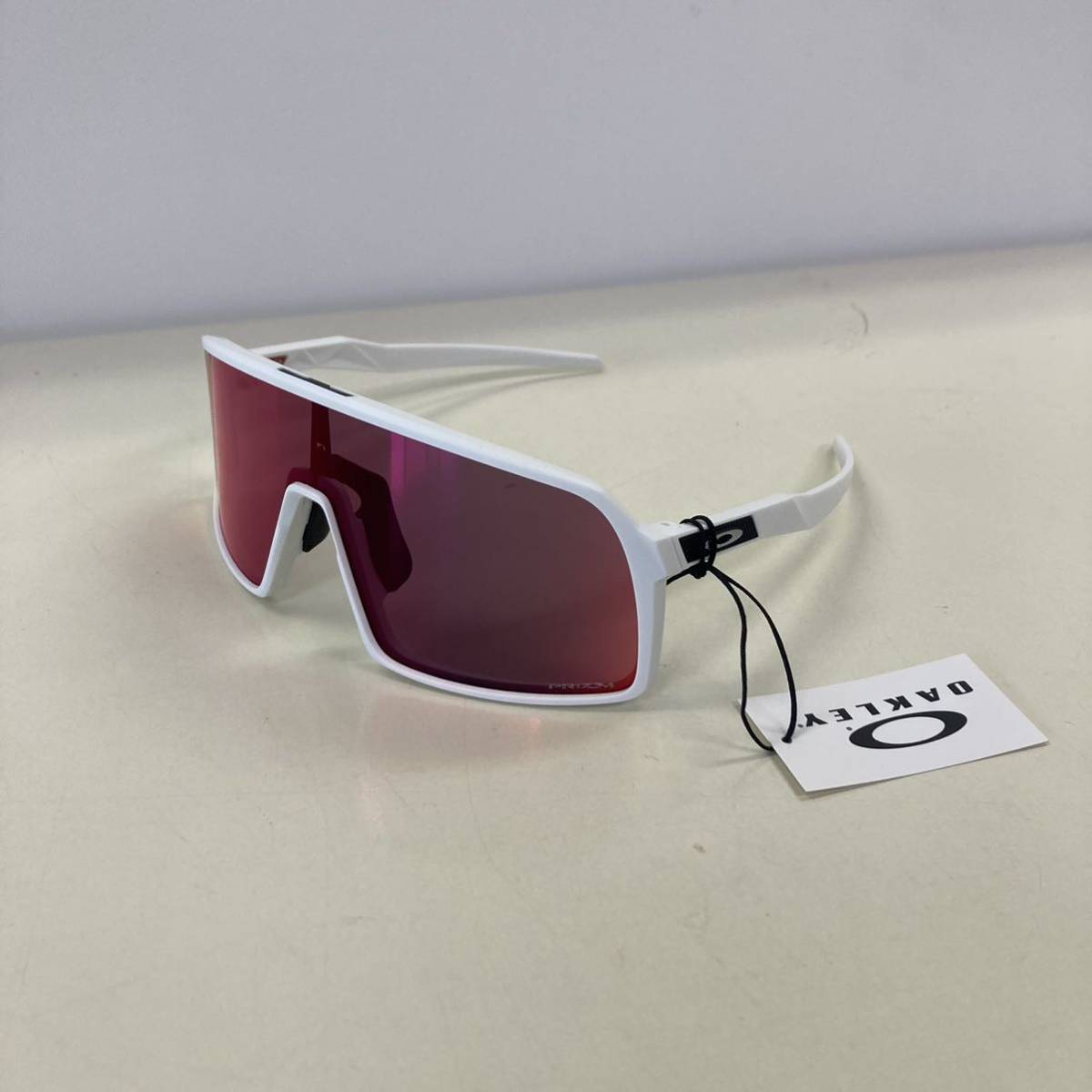 2022人気の SUTRO OAKLEY 日本正規品 新品 (A) OO9406A-0337 ROAD