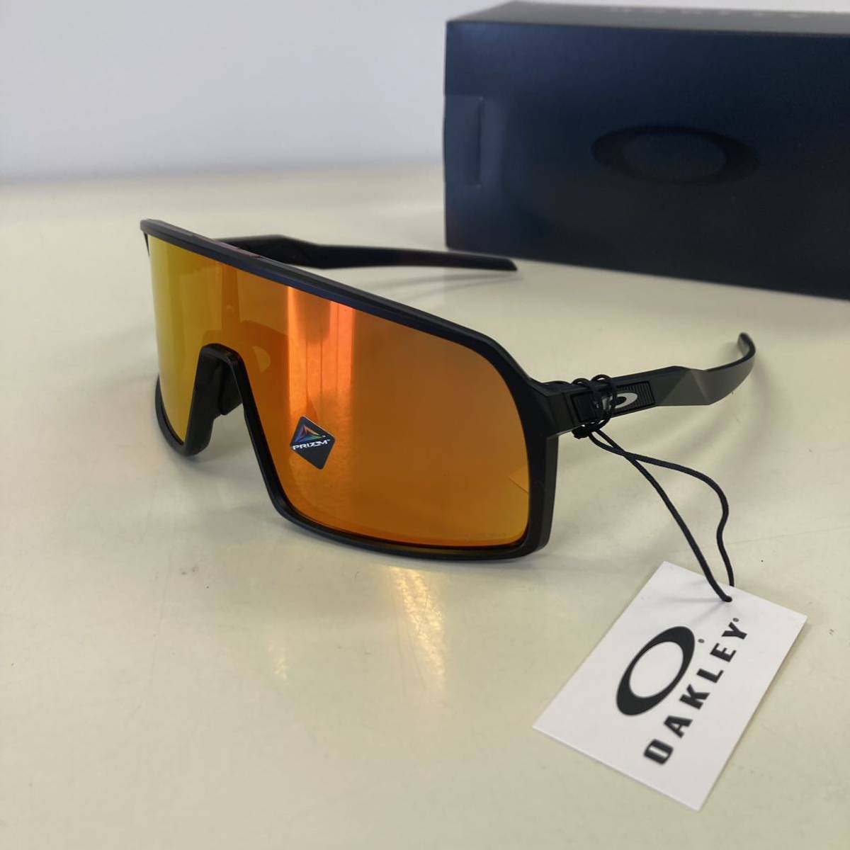 春早割 SUTRO OAKLEY 日本正規品 新品 (A) OO9406A-2037 ロー ルビー