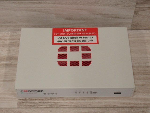 Ω 保証有 Fortinet【FG-30E】FortiGate-30E UTM ライセンス期限切れ 2台セット 領収書発行可能 送料無料_画像3