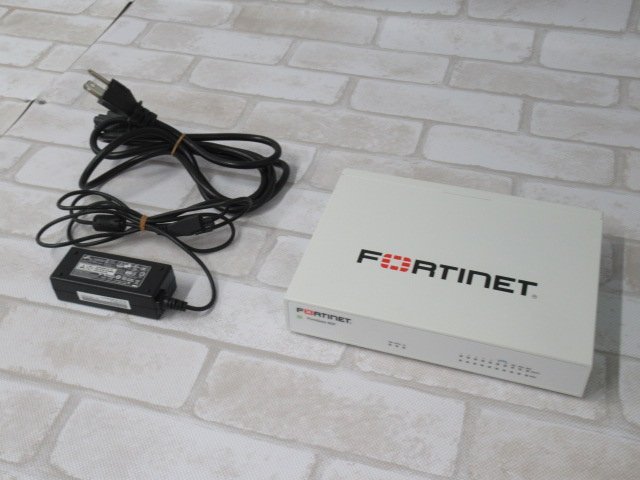 Ω 新FT 0004m 保証有 Fortinet【FG-60F】FortiGate-60F UTM ライセンス25年04月21日迄 FW：v6.2.3 領収書発行可能_画像1