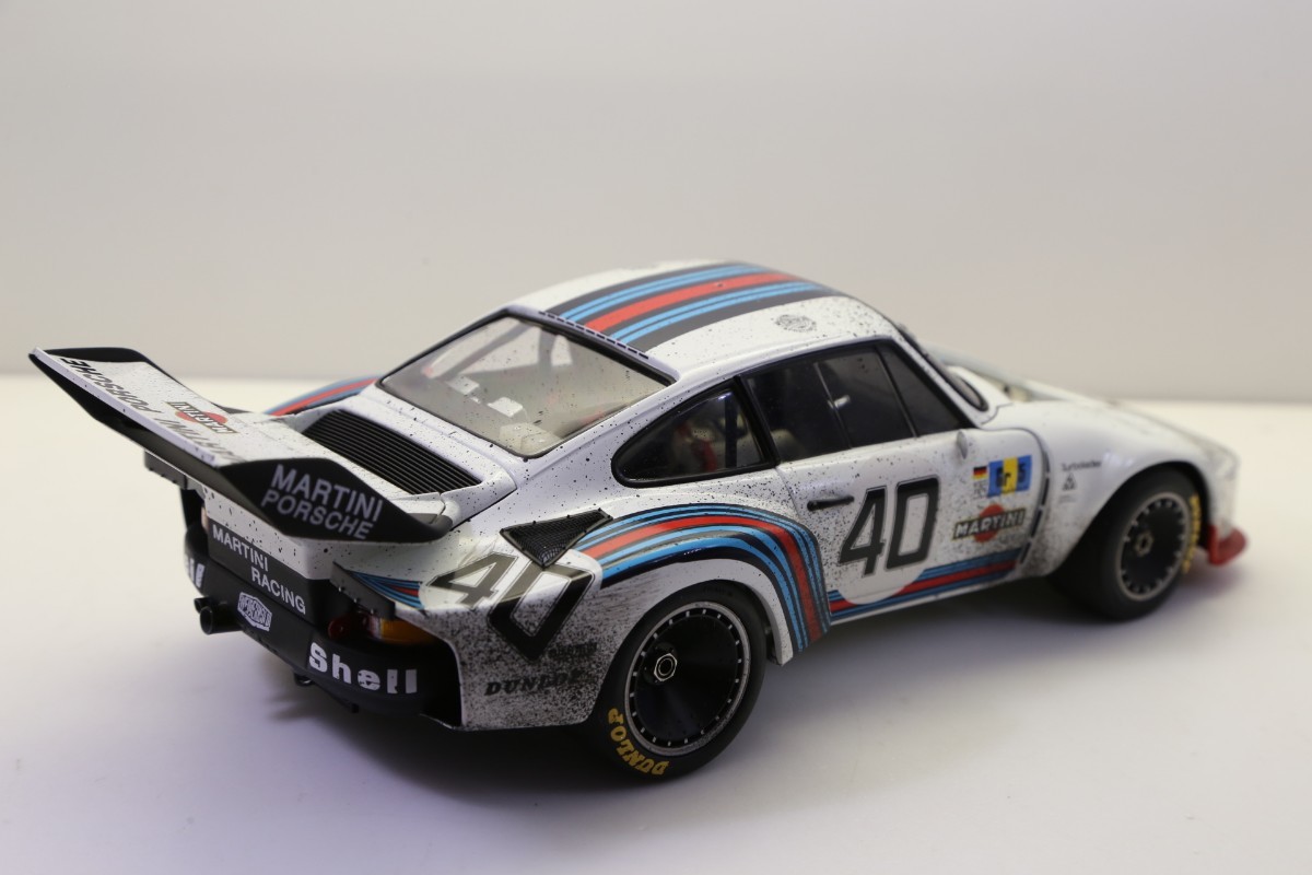 エグゾト 1/18 ポルシェ 935 1976年 ルマン24ｈクラス優勝 №40 R・シュトメレン／M・シュルティ車 フィニッシュライン仕様　58EGGAC_画像5