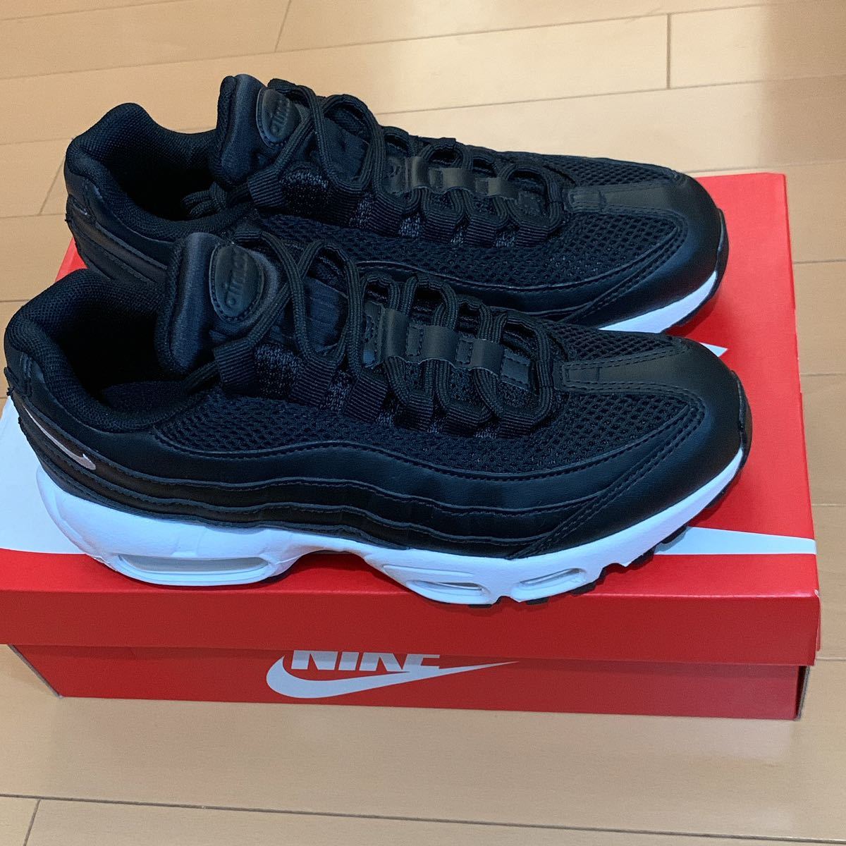 送料無料 NIKE AIRMAX 95 ナイキ エアマックス ブラック ホワイト レディース ウィメンズ スニーカー シューズ 23.5 cm black white_画像3