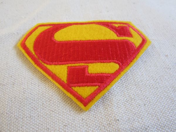 スーパーマン S スーパーヒーロー アメリカ ワッペン/パッチ 企業 USA 古着 アメリカ アメカジ カスタム キャップ ワークシャツ 381_画像4