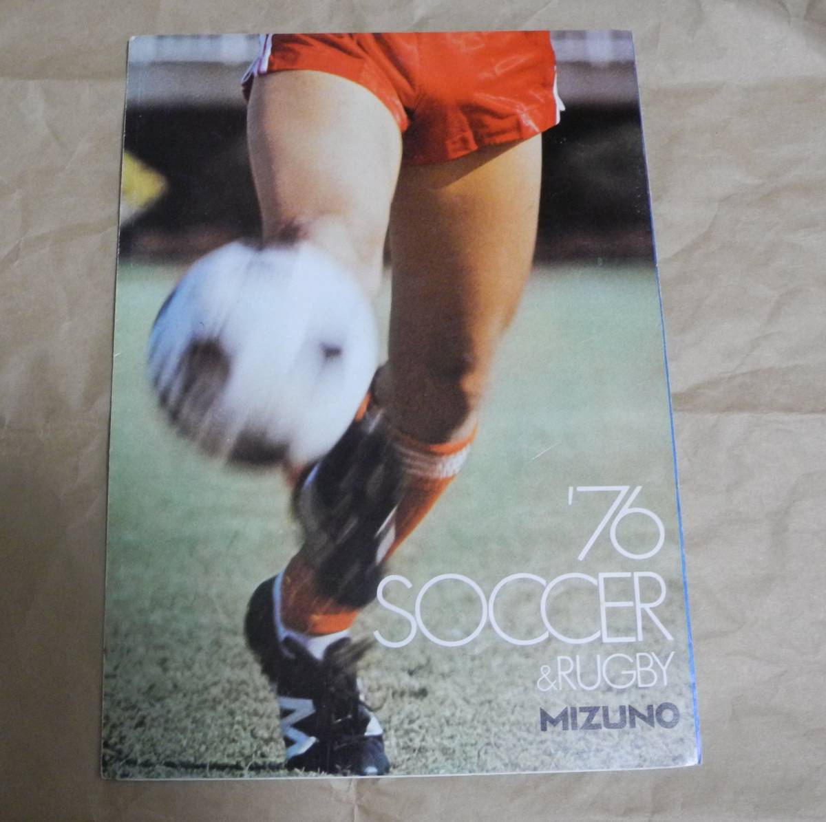  free shipping 1976 year Mizuno soccer catalog spike shoes ball wear mizuno soccer football rugby catalog shoes ball