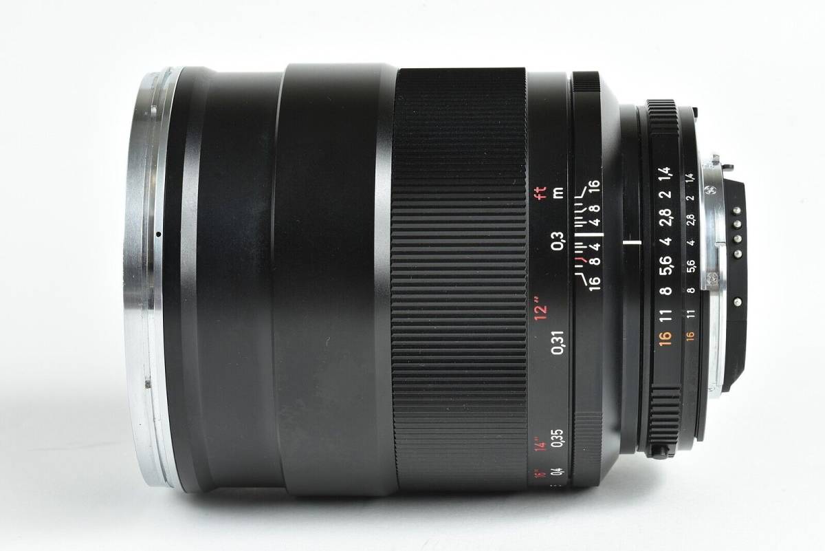 * practical use superior article *Carl Zeiss Carl Zeiss Distagonti start gon35mm F1.4 ZF.2 T* with a hood .!k58