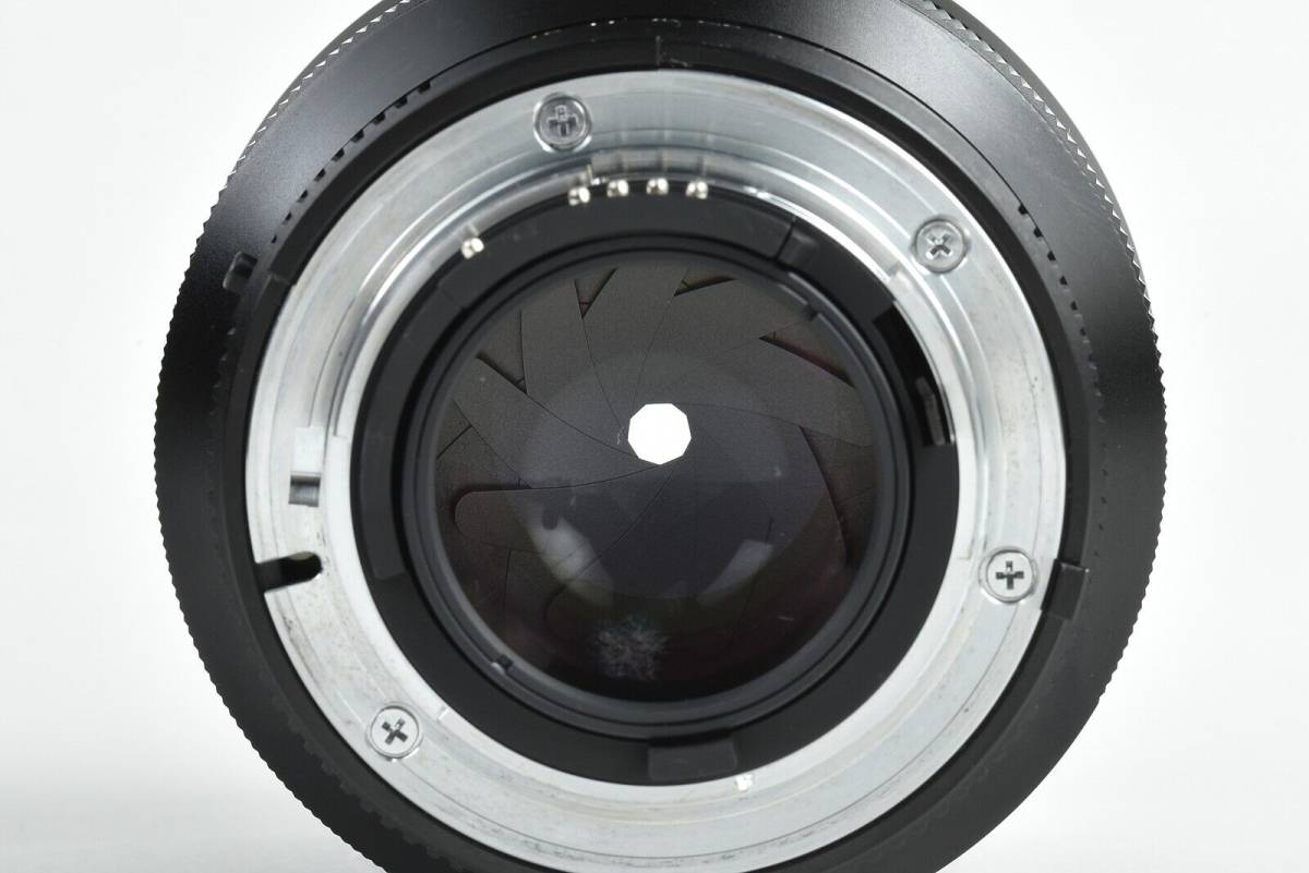 * practical use superior article *Carl Zeiss Carl Zeiss Distagonti start gon35mm F1.4 ZF.2 T* with a hood .!k58