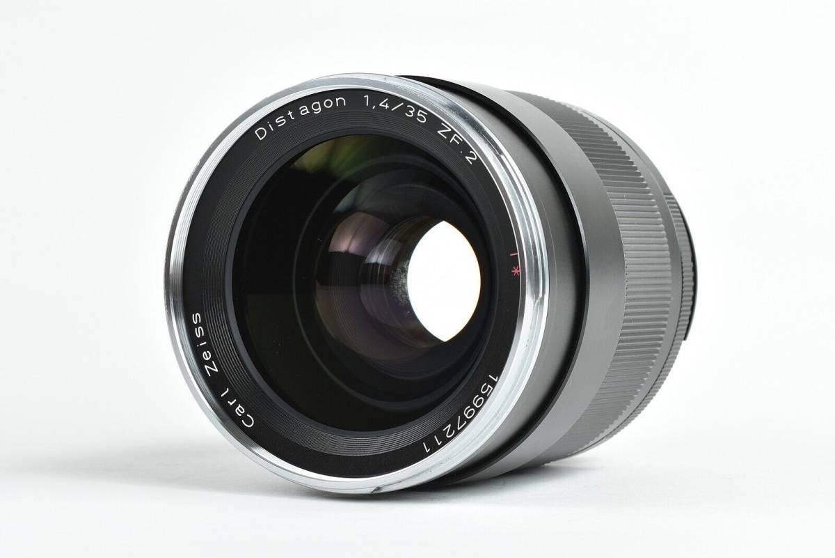 * practical use superior article *Carl Zeiss Carl Zeiss Distagonti start gon35mm F1.4 ZF.2 T* with a hood .!k58