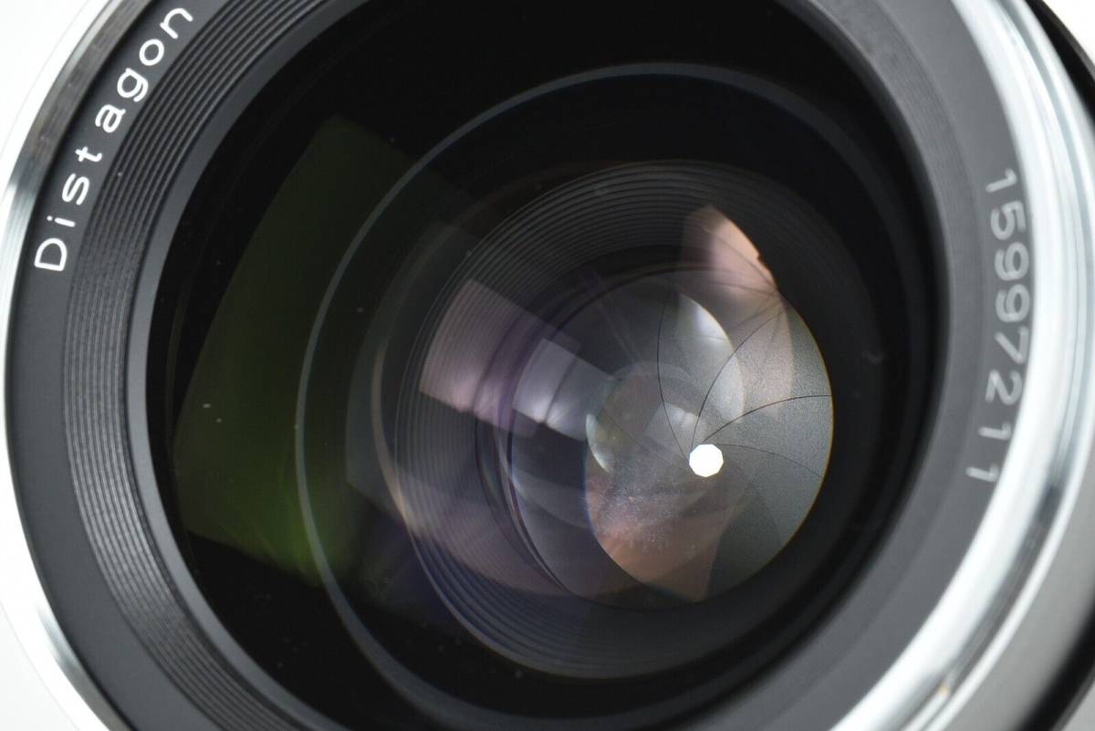 * practical use superior article *Carl Zeiss Carl Zeiss Distagonti start gon35mm F1.4 ZF.2 T* with a hood .!k58