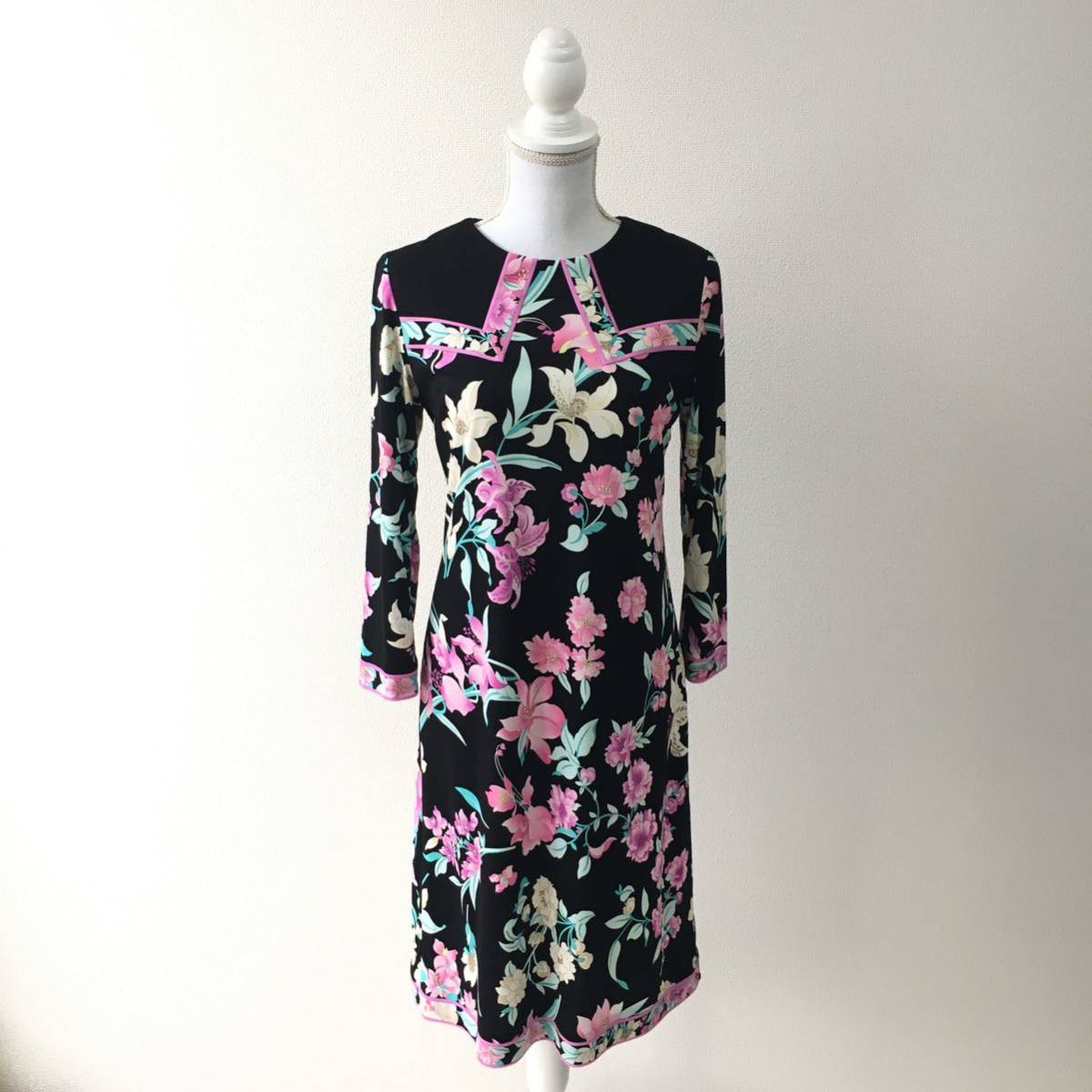 美品 LEONARD レオナール カンカン 花柄 ストレッチ ワンピース 美品 LEONARD レオナール カンカン 花柄 ストレッチ ワンピース