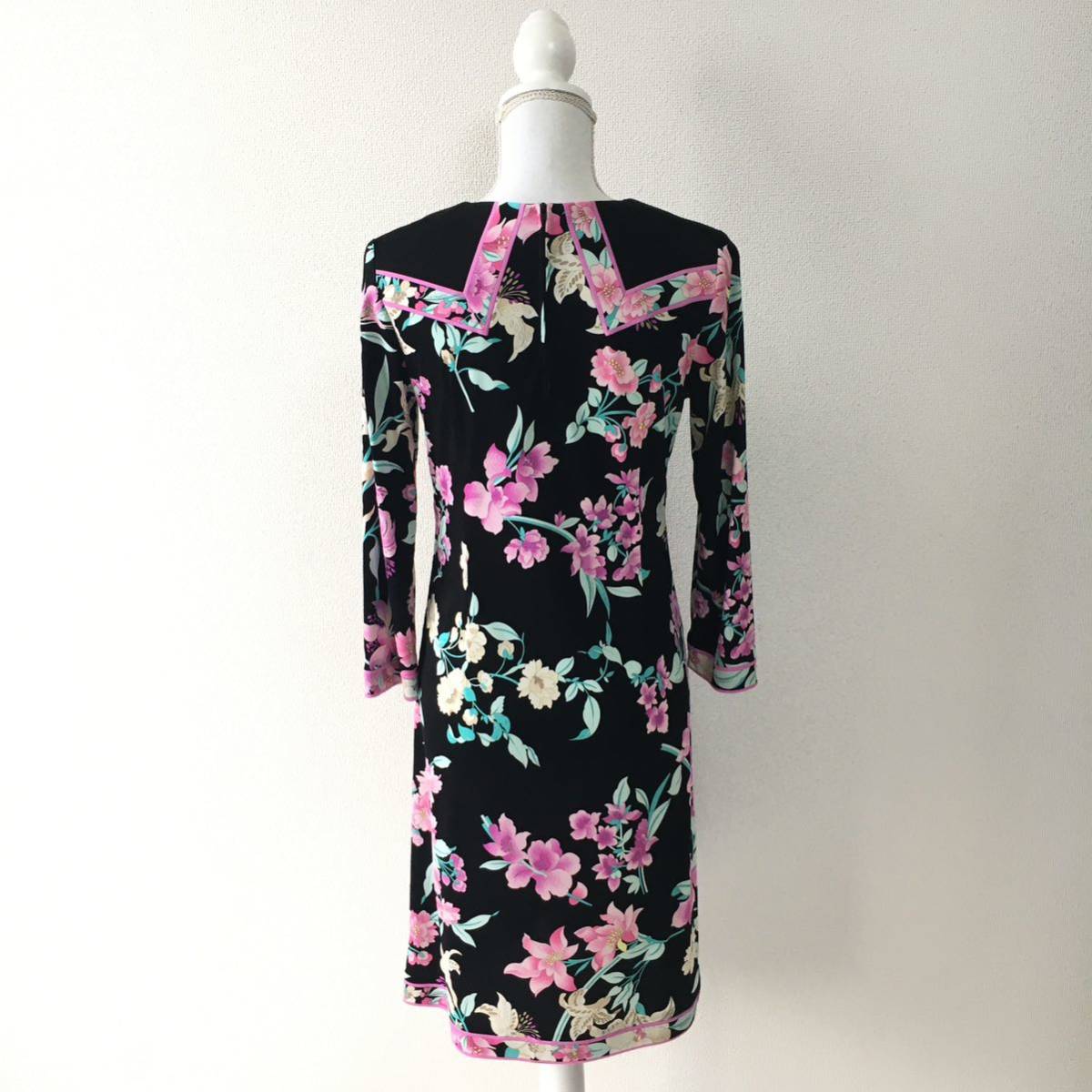 美品 LEONARD レオナール カンカン 花柄 ストレッチ ワンピース 美品 LEONARD レオナール カンカン 花柄 ストレッチ ワンピース