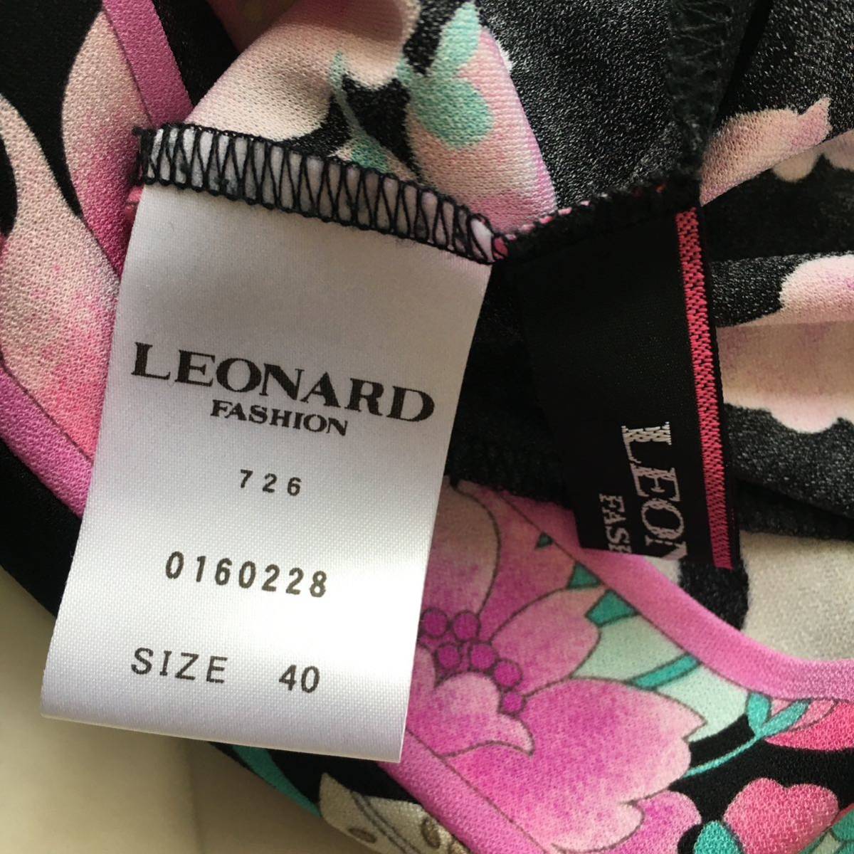 美品 LEONARD レオナール カンカン 花柄 ストレッチ ワンピース 美品 LEONARD レオナール カンカン 花柄 ストレッチ ワンピース