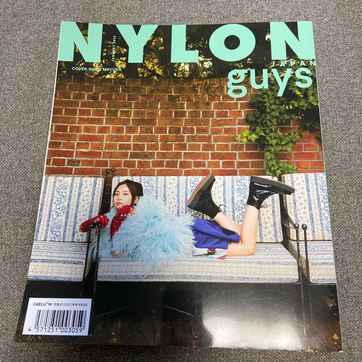 希少 NYLON JAPAN2022年1月号 Niziu MAYUKA 表紙　限定バージョン ポストカード付