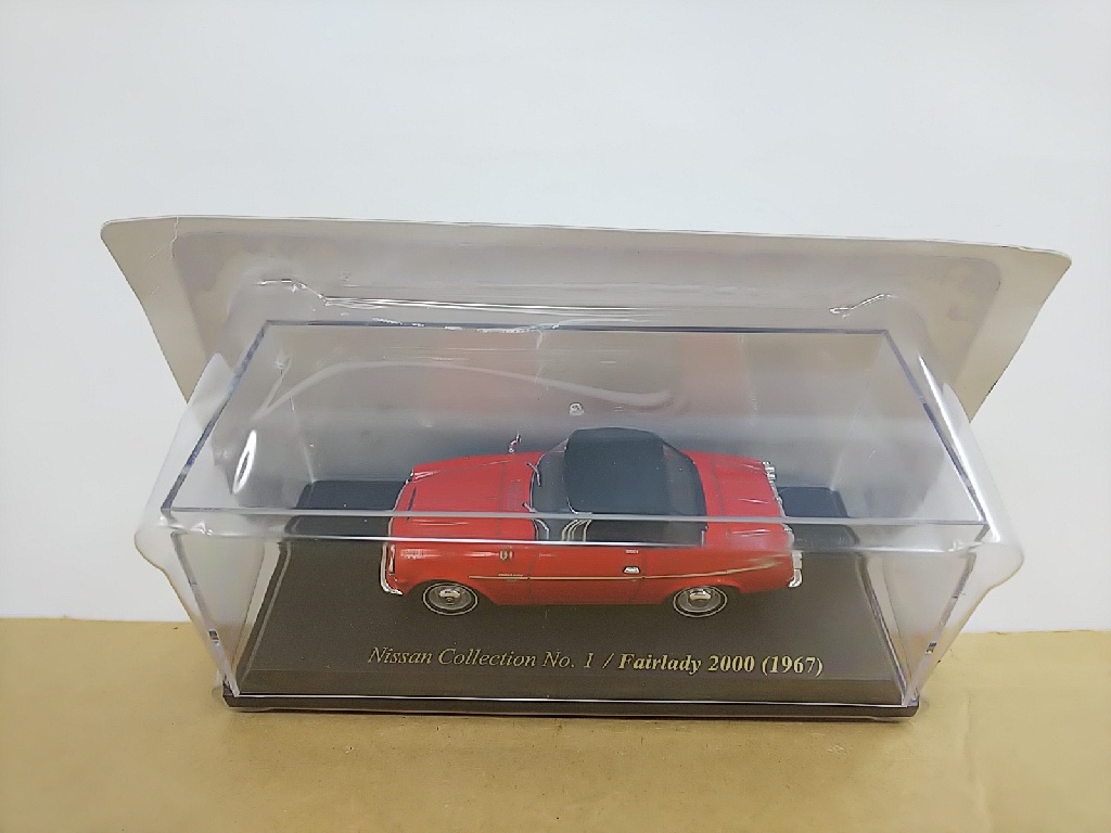 ■ アシェット 1/43 NISSAN Fairlady 2000 (1967) レッド 日産フェアレディ モデルミニカー_画像5