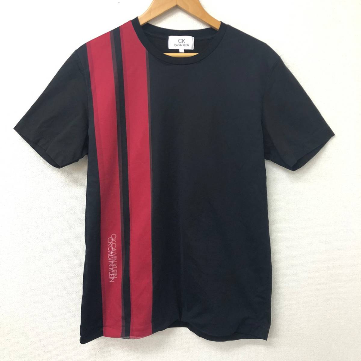 最新デザインの L 半袖Tシャツ KLEIN □美品□CALVIN 黒×赤 B230804