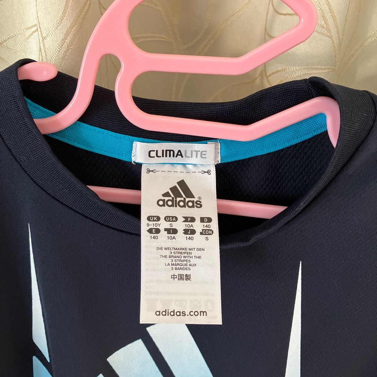 adidas タンクトップ　(140サイズ)