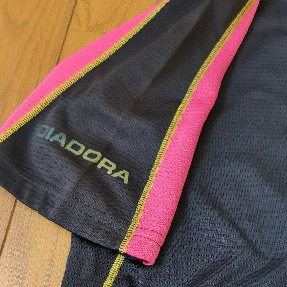 DIADORA  半袖Tシャツ　Ｌサイズ　　　　 ディアドラ　スポーツウェア中古品