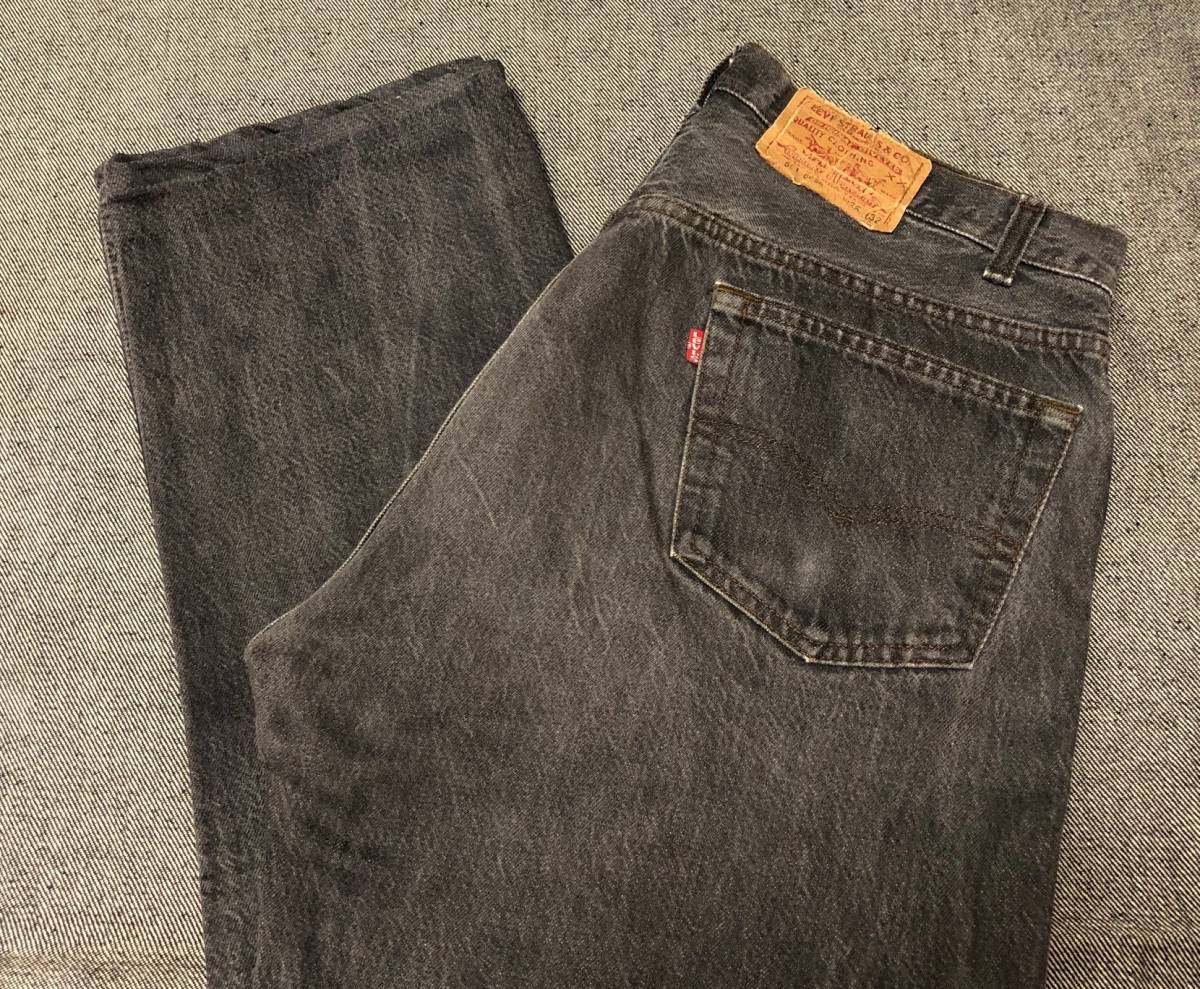 送料込み！80S米国製 LEVIS リーバイス501-0658 先染めブラック 裾ユニオンスペシャル！ 刻印522 リペア済み　W36インチ！ヴィンテージ_画像1