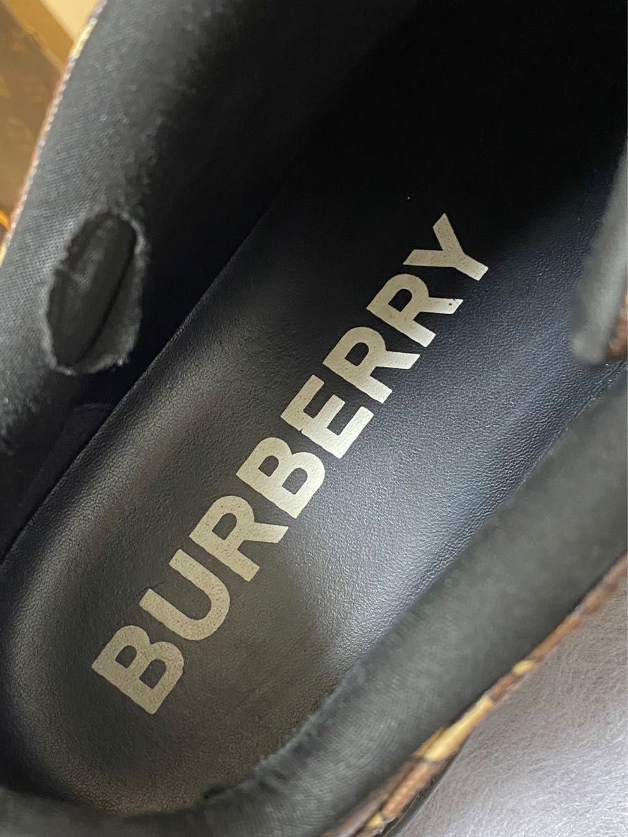 Burberryアーサースニーカー　ブレイドルブラウン