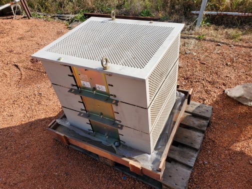 東芝 抵抗器 DGP600W-B3M 未使用品/1台のみ【引取限定/発送不可】 東芝 抵抗器 DGP600W-B3M 未使用品/1台のみ【引取限定/発送不可】