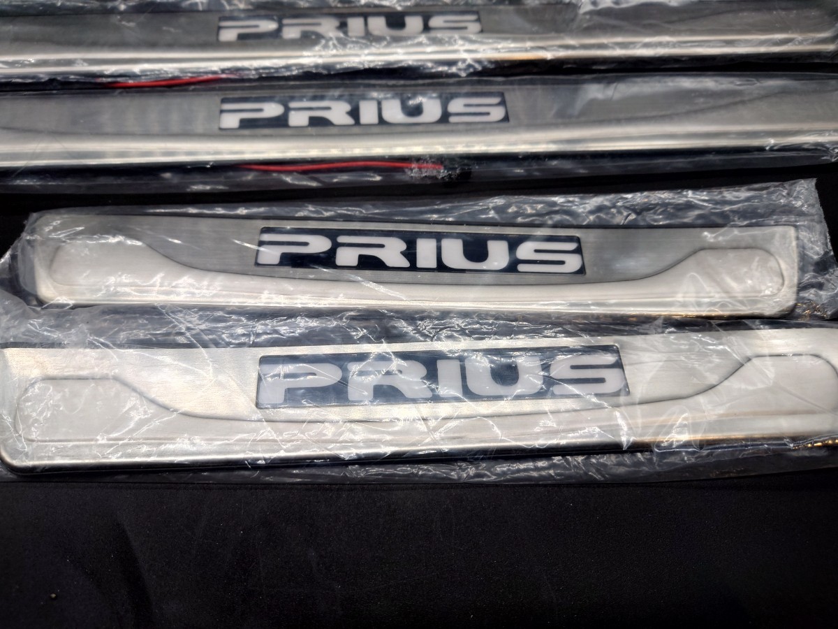 【Toyota　トヨタ】PRIUS　プリウス　stainless steel Sillplate 未使用　長期保管品_画像2