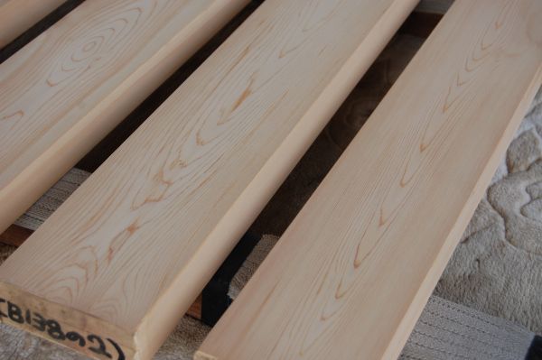 木曽桧 ヒノキ（天然材） 4本で6000円 9年乾燥 角材 材木 木材 新品
