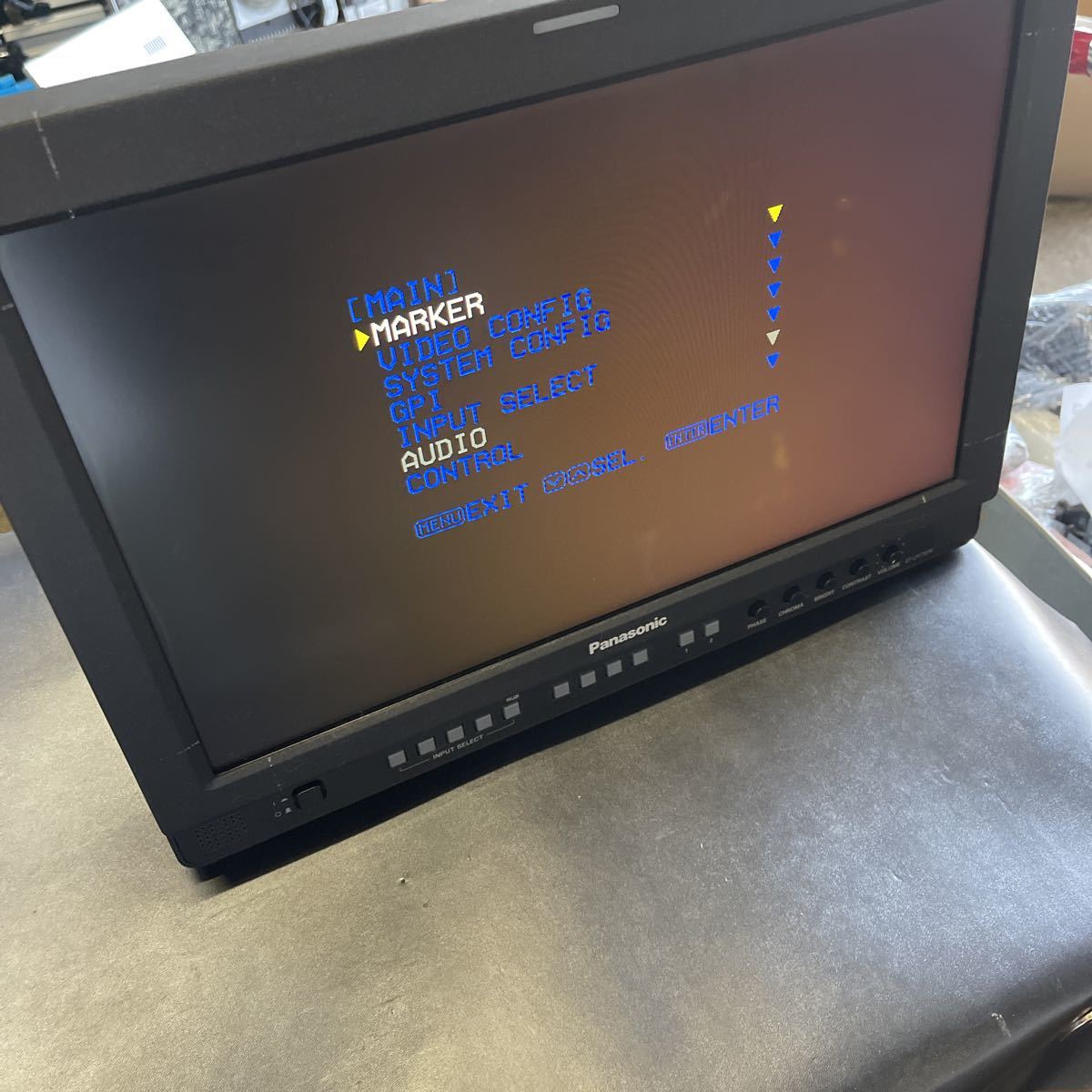 Panasonic BT-LH1700W 17型液晶ビデオモニター 動作OK 　DC電源コード付きのみ　スタンド付き