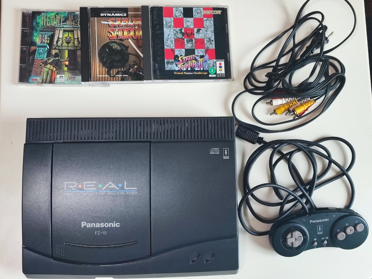 3DO REAL 】本体・ソフト４本セット-
