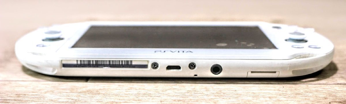 送料込】 PlayStation Vita グレイシャーホワイト PCH-2000 携帯用