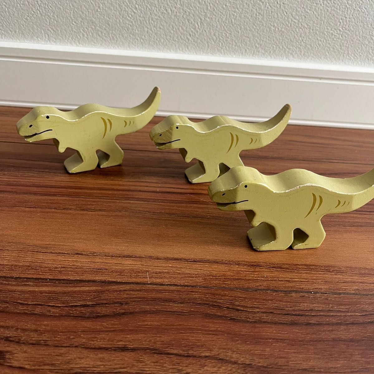 ジュンコレクション恐竜6体セット　木のおもちゃ　フィギュア