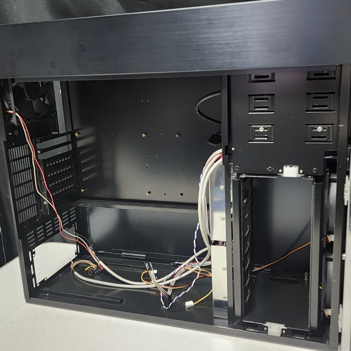 Abee AS Enclosure 450TT(ASE-450TT-BK) フルタワー型PCケース(E Abee AS Enclosure 450TT(ASE-450TT-BK) フルタワー型PCケース(E