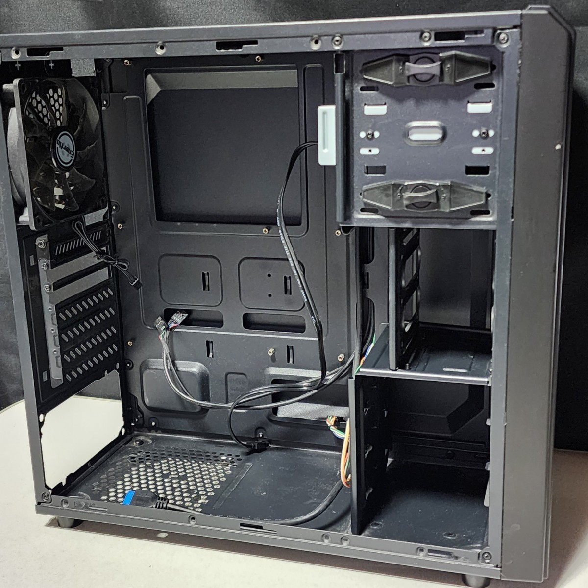 ENERMAX Fulmo Q ECA3360B-BT(U3) ミドルタワー型PCケース(ATX ENERMAX Fulmo Q ECA3360B-BT(U3) ミドルタワー型PCケース(ATX