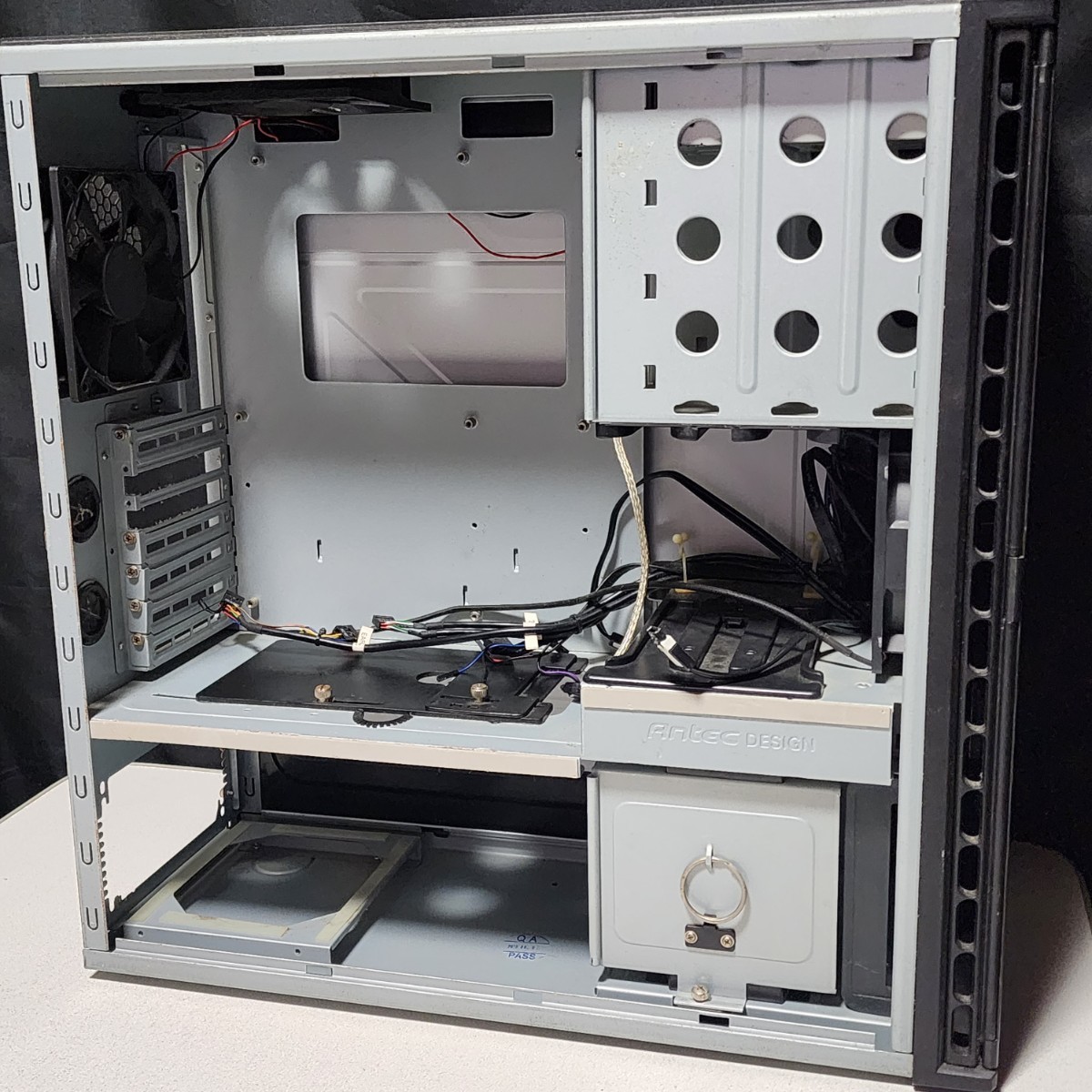 ANTEC Pure Performance P183 ミドルタワー型PCケース(ATX) DVD ANTEC Pure Performance P183 ミドルタワー型PCケース(ATX) DVD