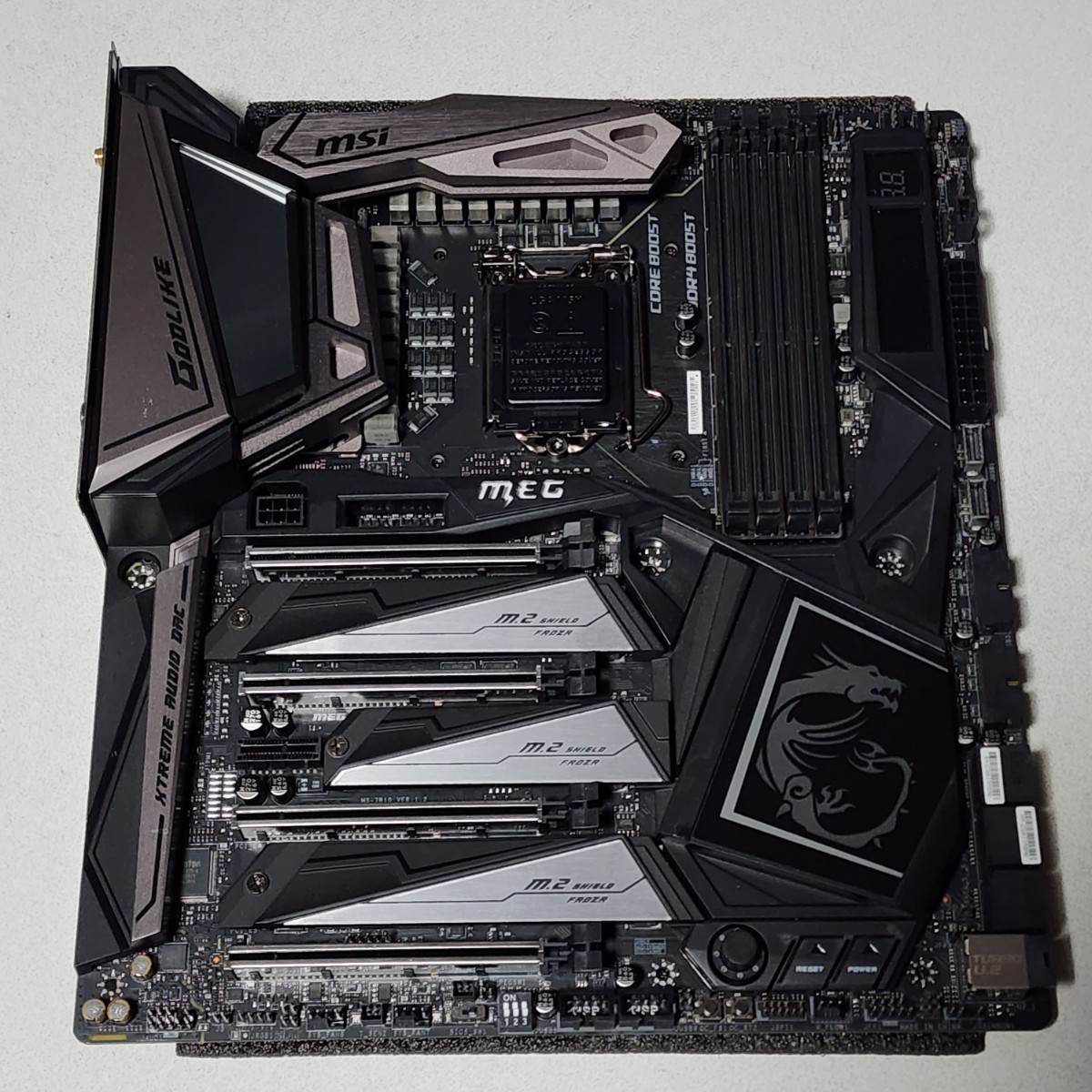 MSI MEG Z390 GODLIKE IOパネル一体型 LGA1151 E-ATX MSI MEG Z390 GODLIKE IOパネル一体型 LGA1151 E-ATX