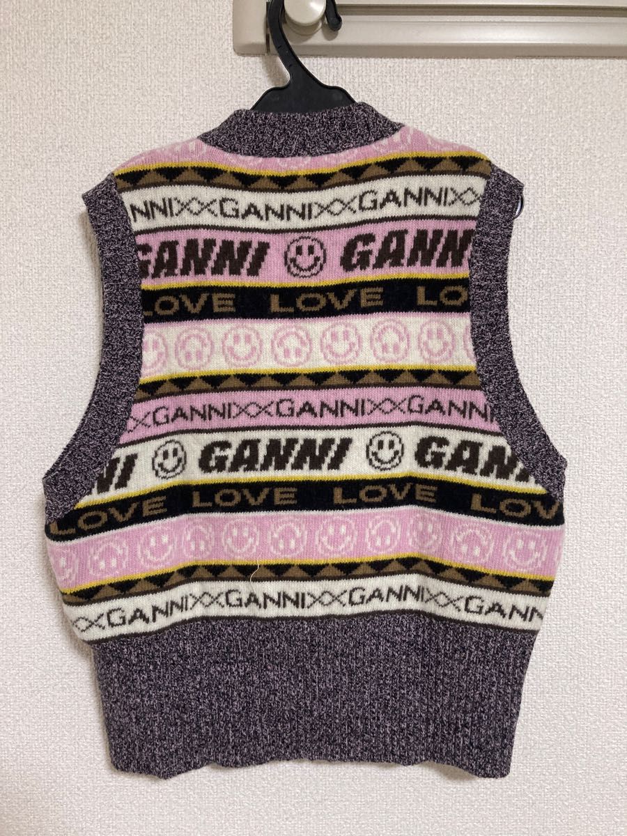 新品 GANNI ガニー ニット ベスト ニコちゃん ロゴ|Yahoo 新品 GANNI ガニー ニット ベスト ニコちゃん ロゴ|Yahoo