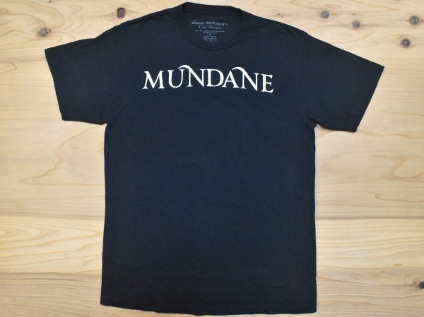 レアUSA古着 映画「シャドウハンター」 MUNDANE Tシャツ sizeM 黒 ブラック ムービー The Mortal Instruments アメリカ オフィシャル 海外_画像1