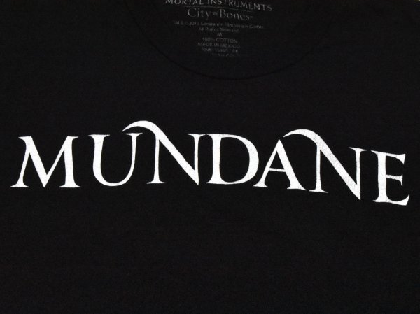 レアUSA古着 映画「シャドウハンター」 MUNDANE Tシャツ sizeM 黒 ブラック ムービー The Mortal Instruments アメリカ オフィシャル 海外_画像2
