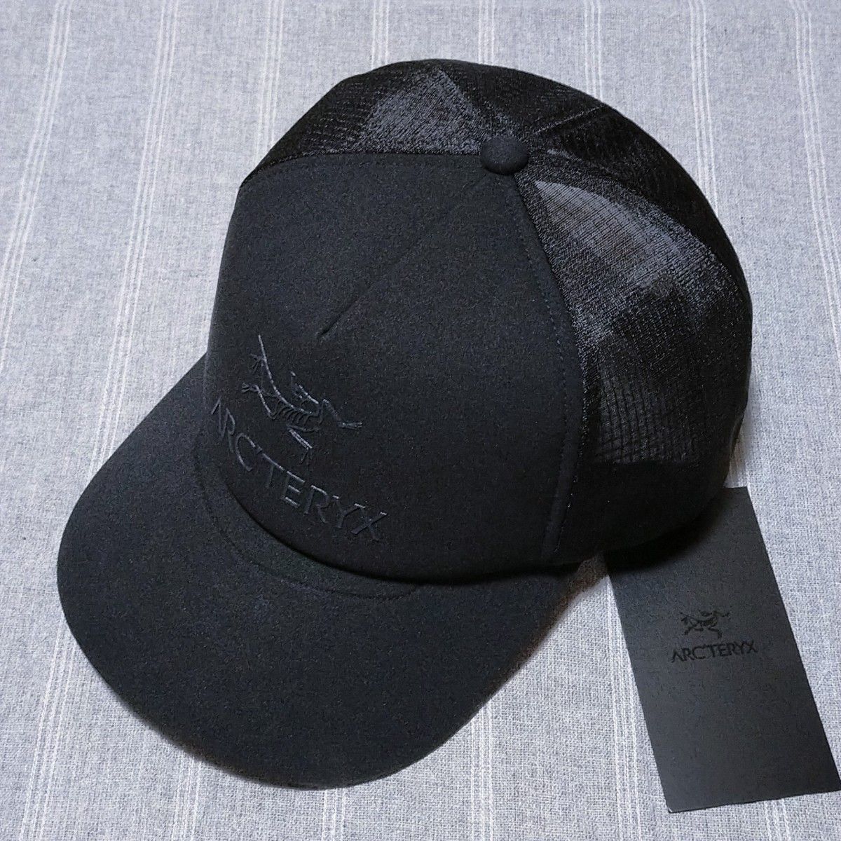 アークテリクス メッシュキャップ ブラック 黒色 Logo Trucker Flat 帽子 フラット ストレート ランニング