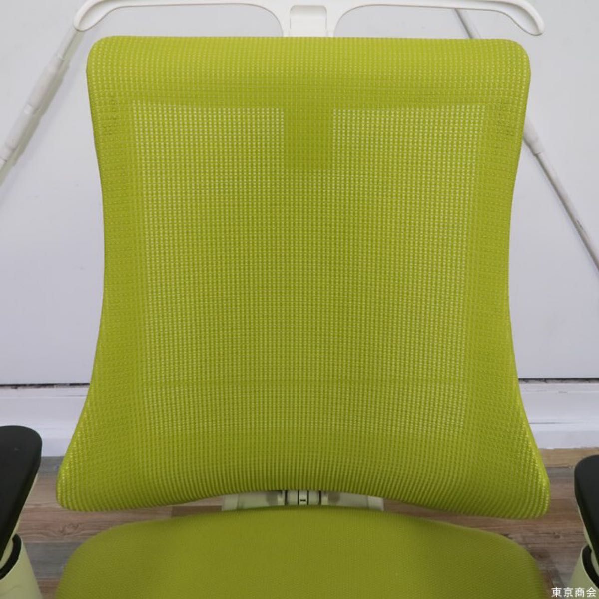 イトーキ エフチェア デスクチェア 可動肘 ハンガー付 モスグリーン×ホワイト オフィスチェア ハイバック　2017年製