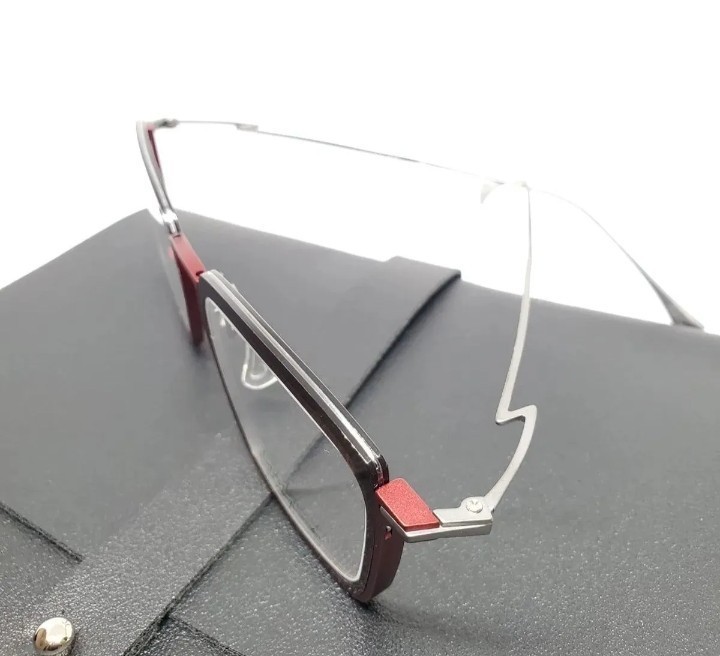 圧倒的メタル〈YOHJI YAMAMOTO》メガネフレーム 眼鏡 ヨウジヤマモト ブラック×レッド メンズ　レディース 芸術的な色合い
