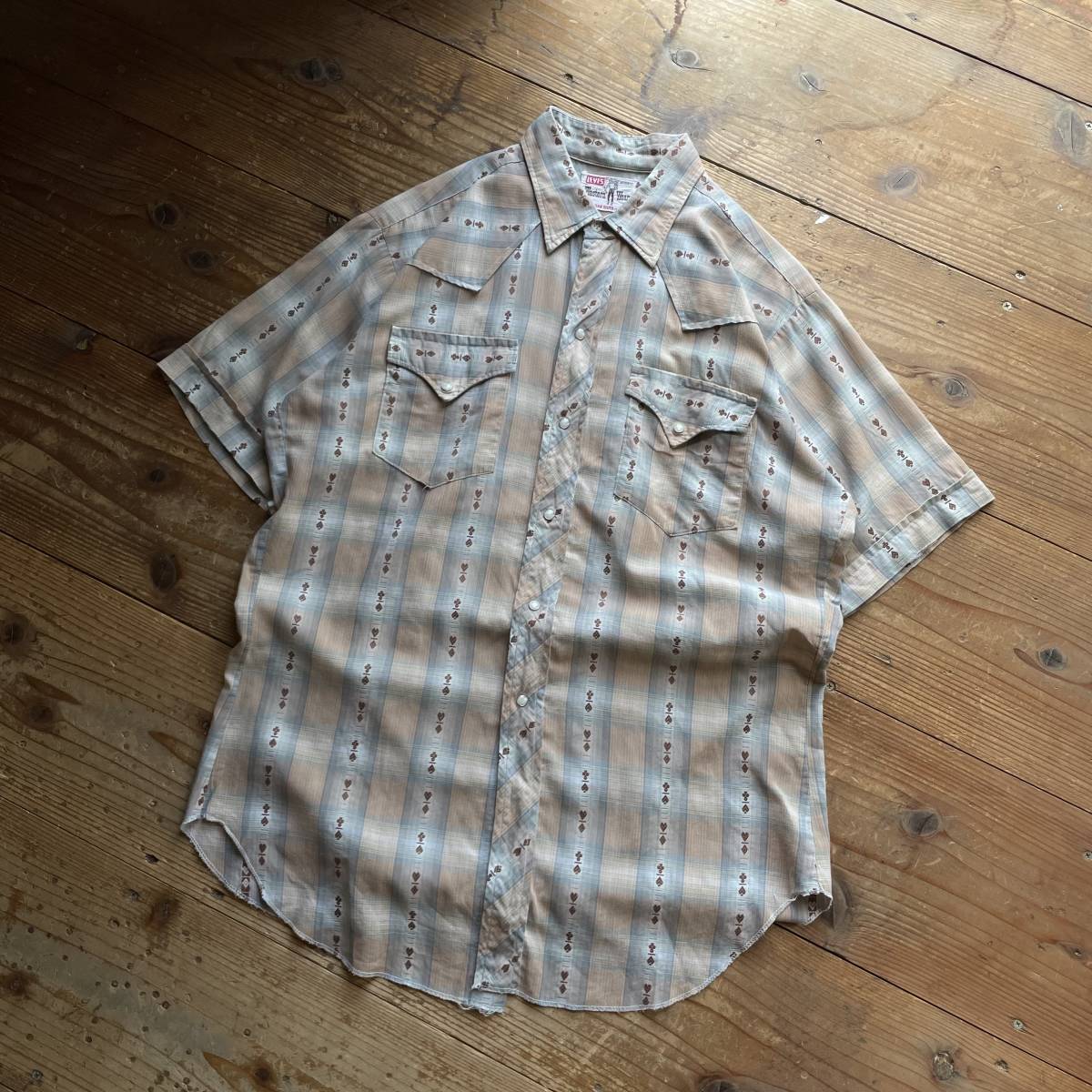 古着 60s~70s Levi's リーバイス チェックシャツs/s ウエスタンシャツ 半袖 “サドルマンタグ“ ベージュ M 古着　C212_画像2