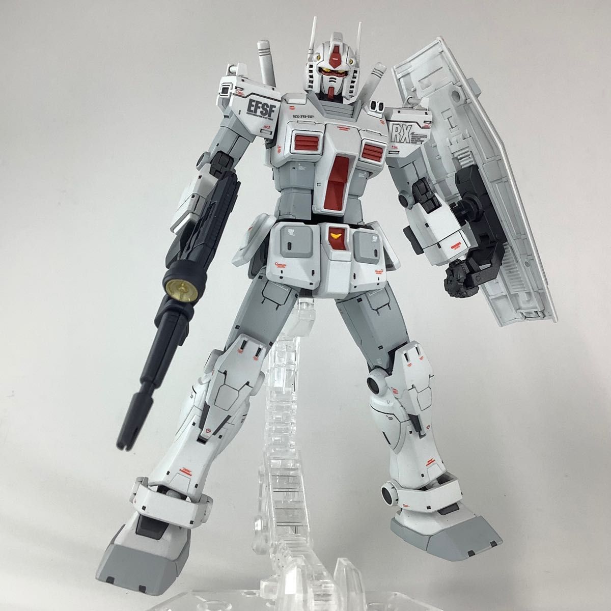 プレミアムバンダイ限定 HG RX-78-2 ガンダム【ロールアウトカラー】塗装済完成品