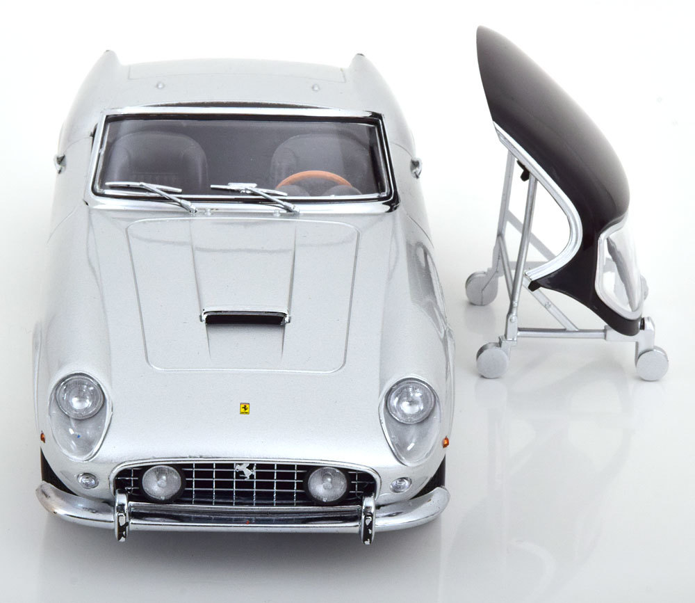 KK scale 1/18 Ferrari 250 GT California Spyder 1960　シルバー　ダイキャスト製　フェラーリ_画像3