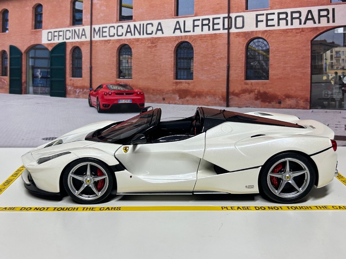 < reservation goods > BBR 1/18 Ferrari La Ferrari Aperta Bianco Italia Ferrari BBR182233