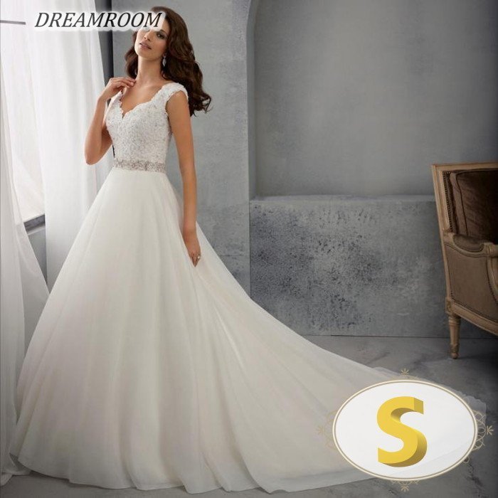 【有名人芸能人】 結婚式 Back編み上げレース S】Vカット 【W-033 ウエディングドレス オーダーメイド Wedding 披露宴 花嫁 純白 ロングドレス シューズ一般 【有名人芸能人】 結婚式 Back編み上げレース S】Vカット 【W-033 ウエディングドレス オーダーメイド Wedding 披露宴 花嫁 純白 ロングドレス シューズ一般