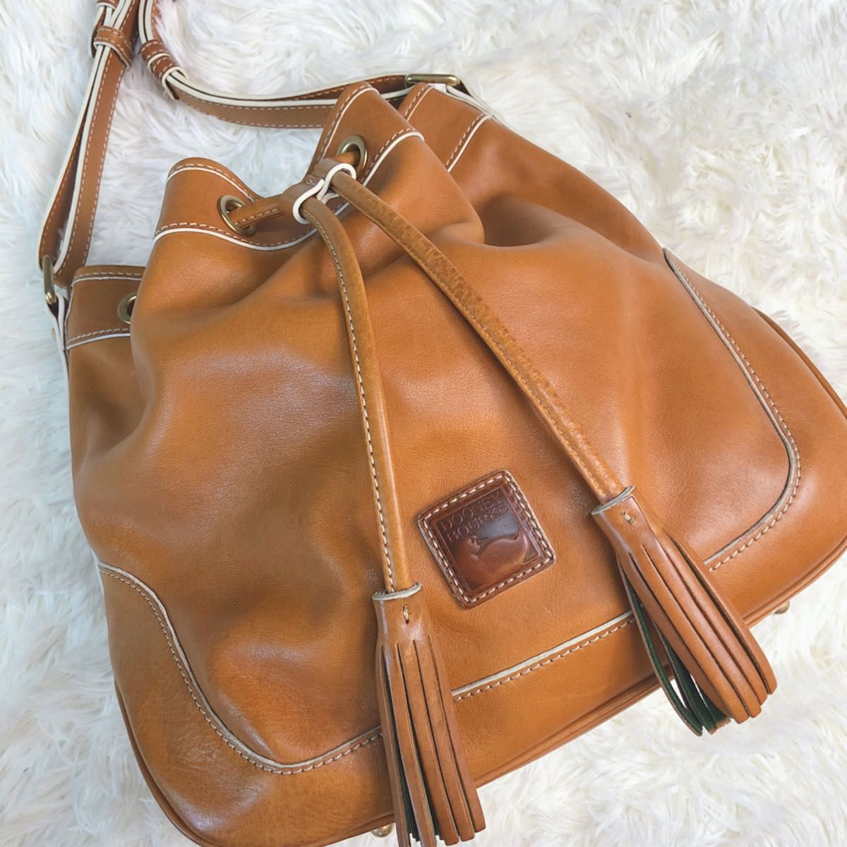 DOONEY&BOURKE ショルダーバッグ 巾着 タッセル レザーバッグ