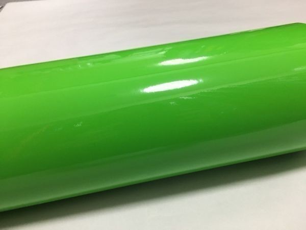 カーラッピングシート 高品質 ハイグロス キャンディ グリーン 緑色 縦x横 152cmx1m スキージ付き SHQ05 外装 内装 耐熱 耐水 DIY_画像2