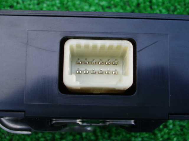 NHP10 トヨタ アクア ビークルアプローチングスピーカーコントローラー 86572-52010 即決(357543)_画像4