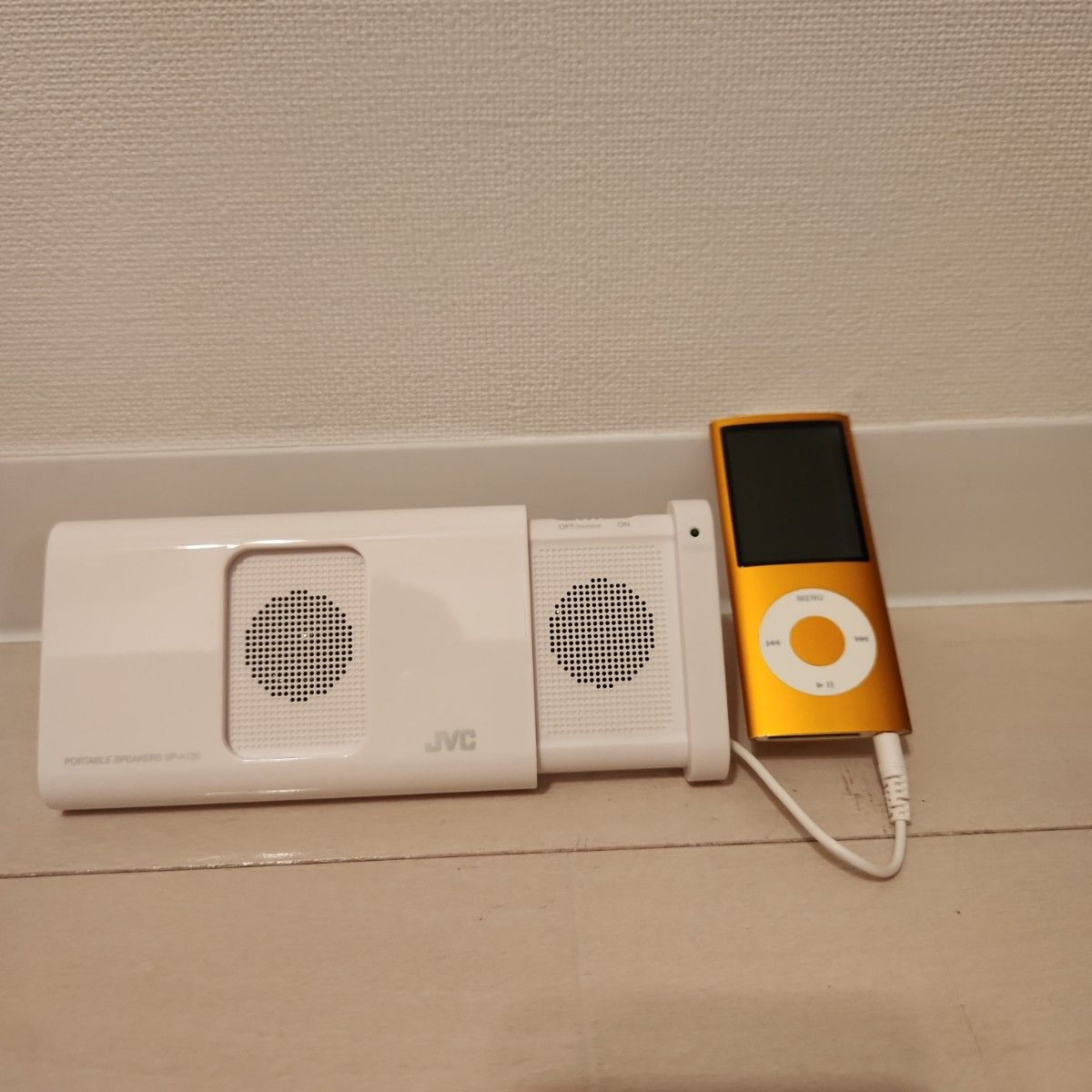 iPod nano 第4世代 8GB & JVCケンウッド ポータブルスピーカー SP-A230